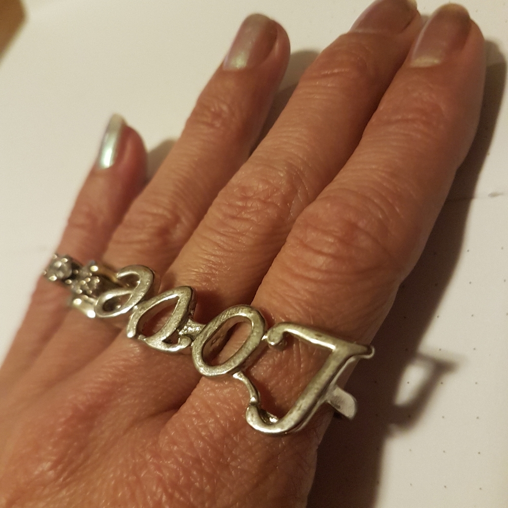 Love Ring - Picture 6 of 16